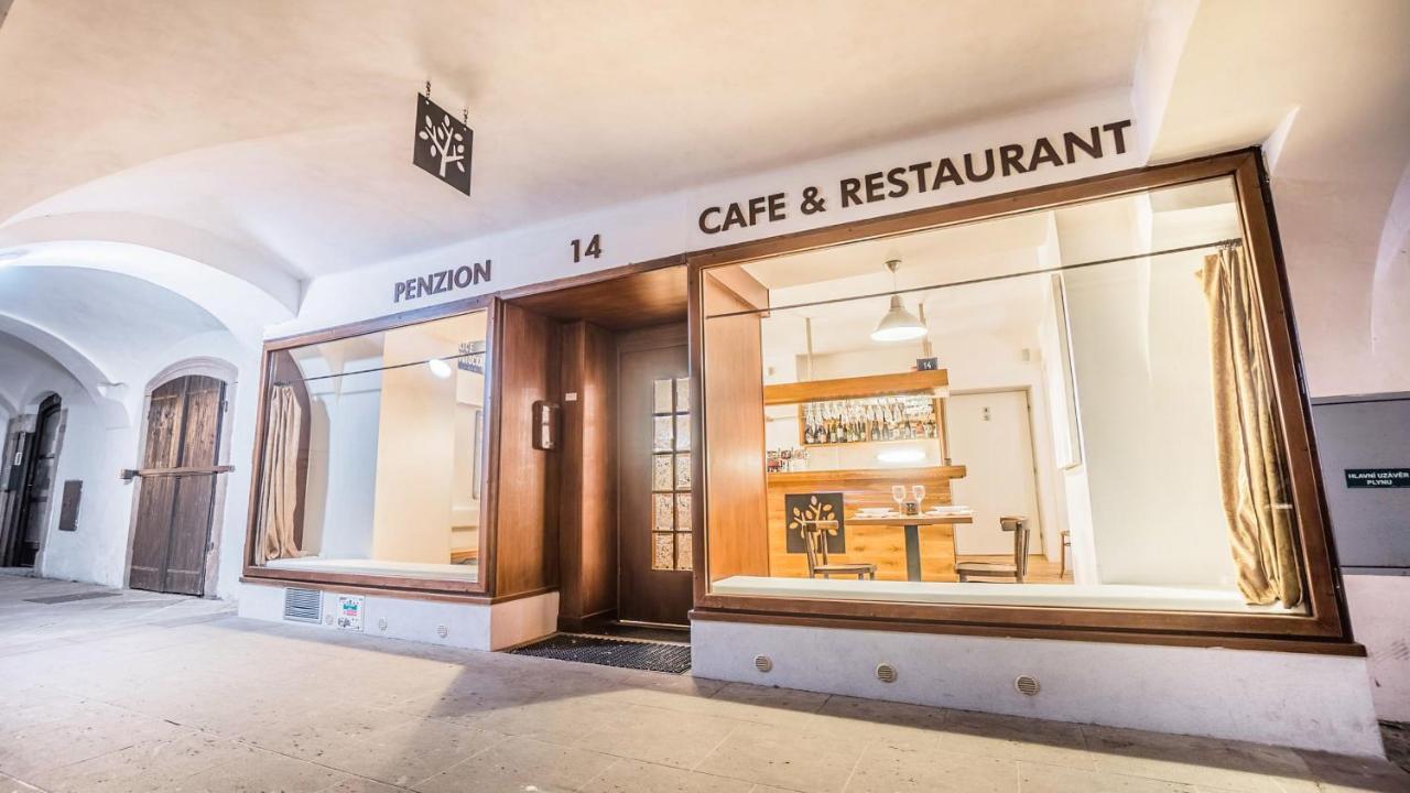 Penzion A Restaurace 14 Hostinné エクステリア 写真