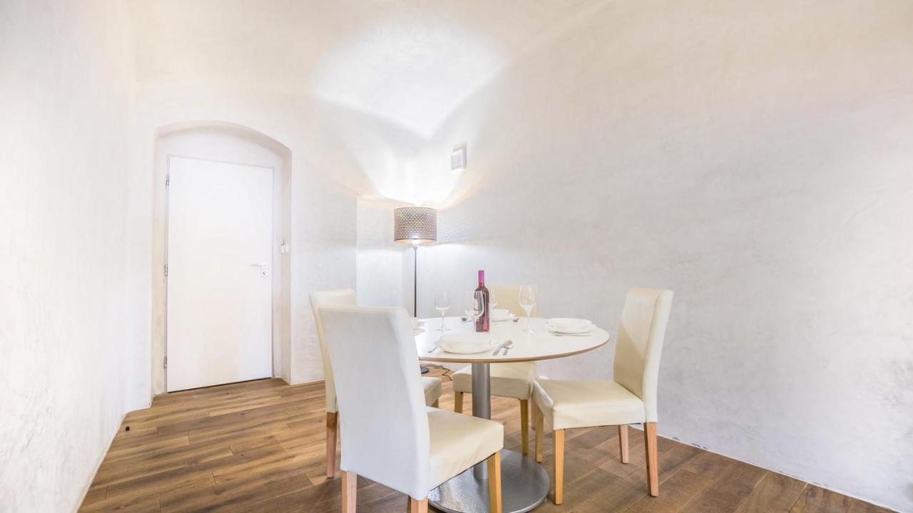 Penzion A Restaurace 14 Hostinné エクステリア 写真