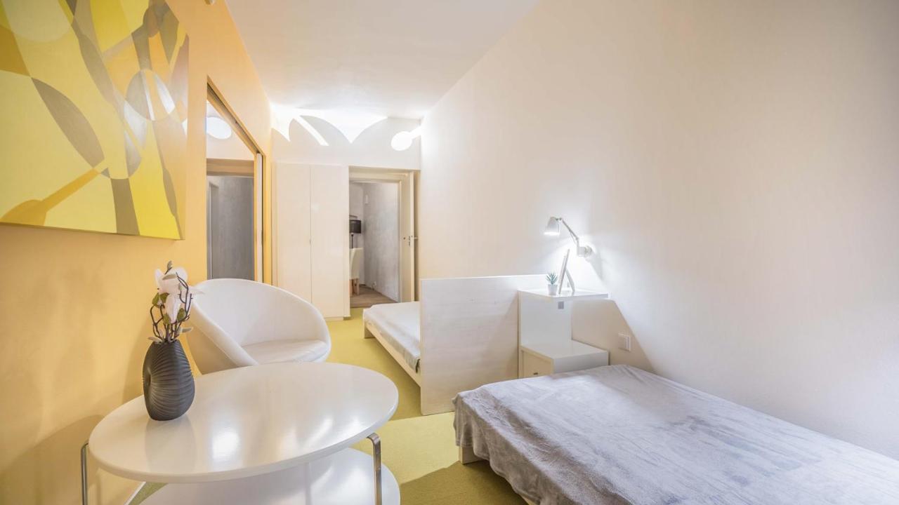 Penzion A Restaurace 14 Hostinné エクステリア 写真