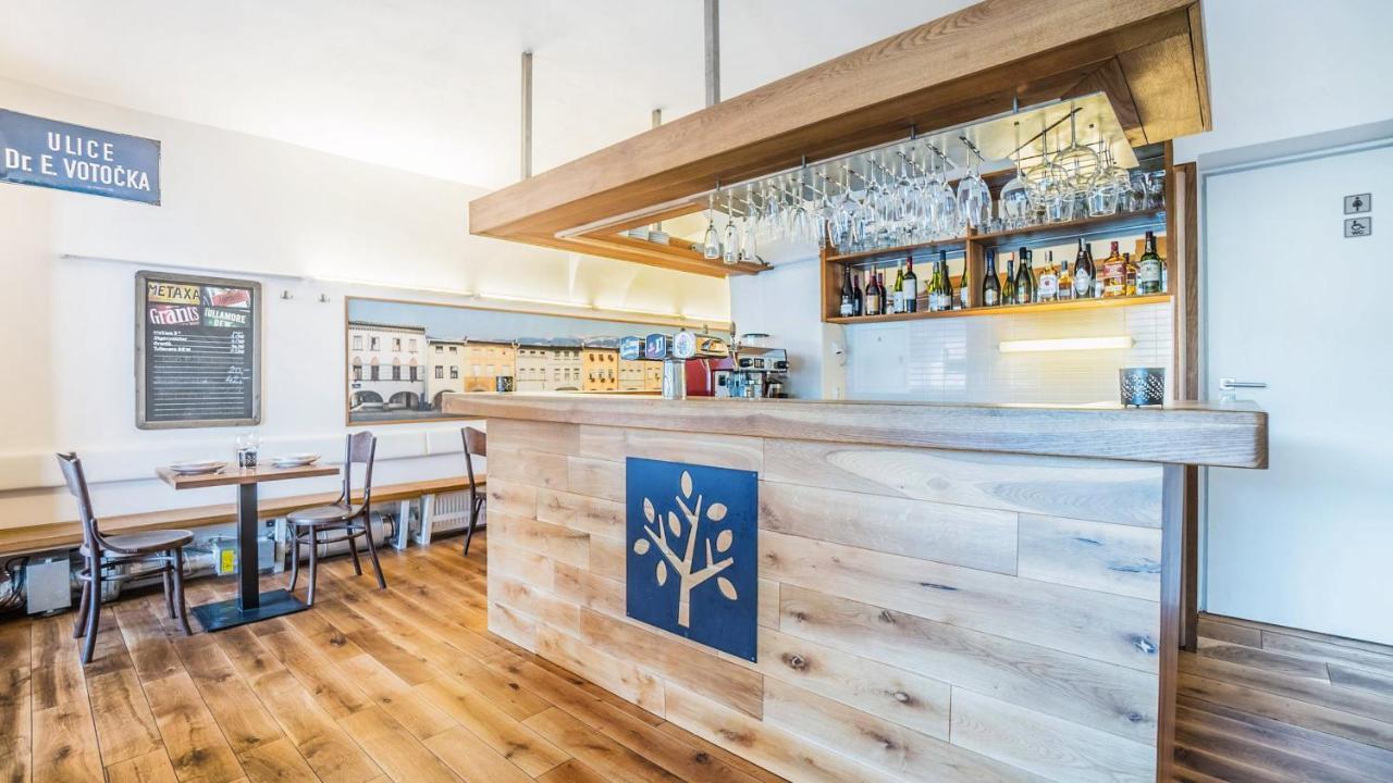 Penzion A Restaurace 14 Hostinné エクステリア 写真
